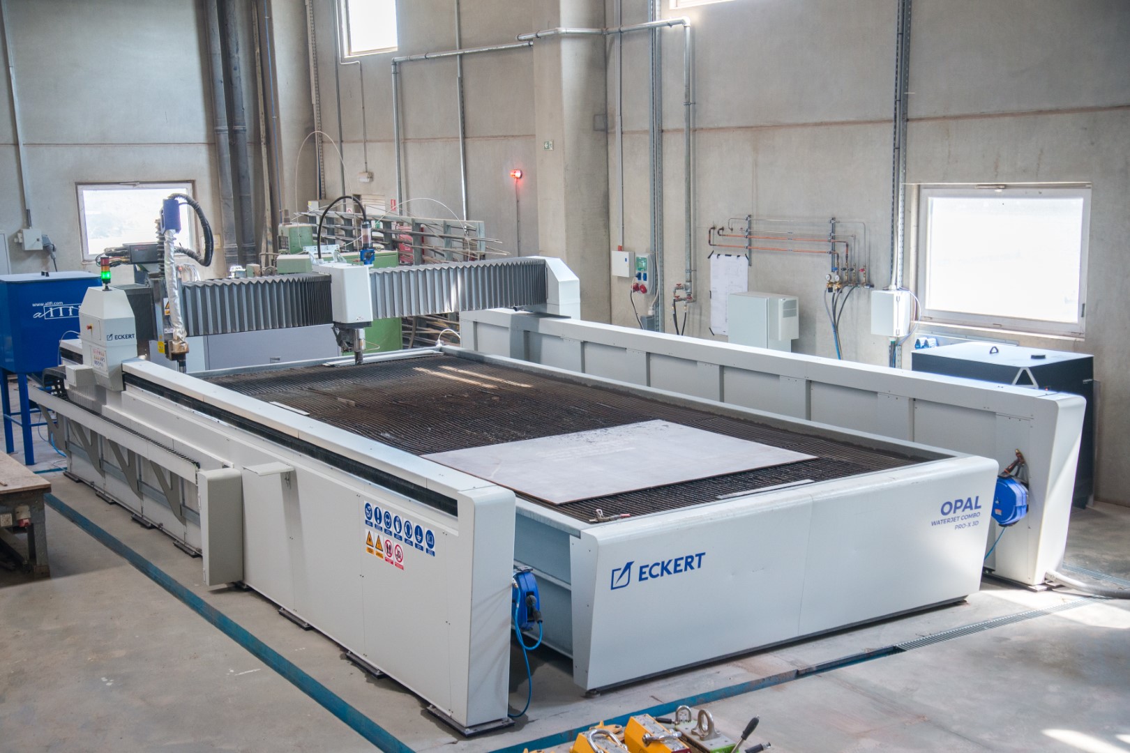 opal combo waterjet and plasma cnc cutting machnie 